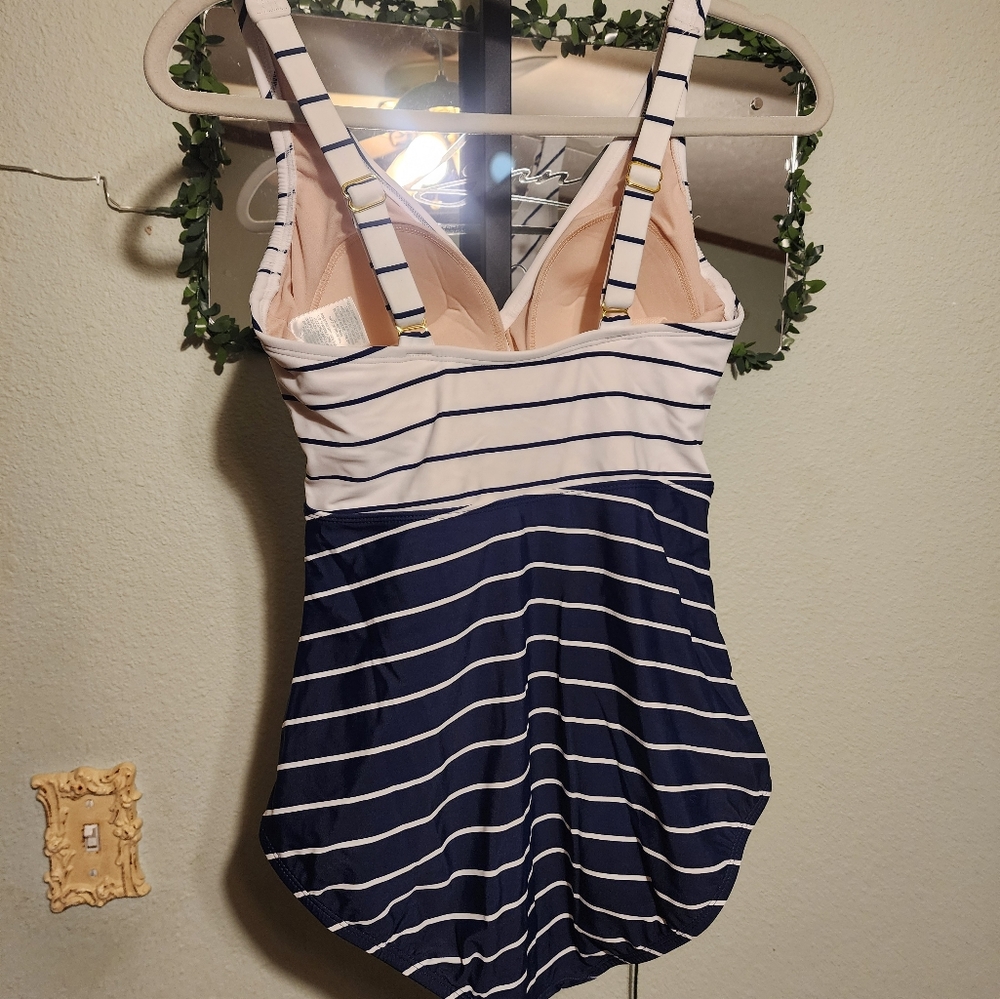 NWT Womens Kona Sol Swimsuit. Size M. Blue & White - Picture 2 of 3